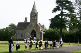 Walking_to_school_3