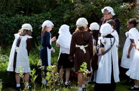 Girls_in_garden